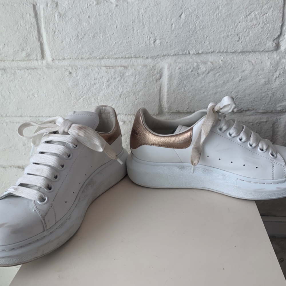 Sneakers - Picture 6 of 7